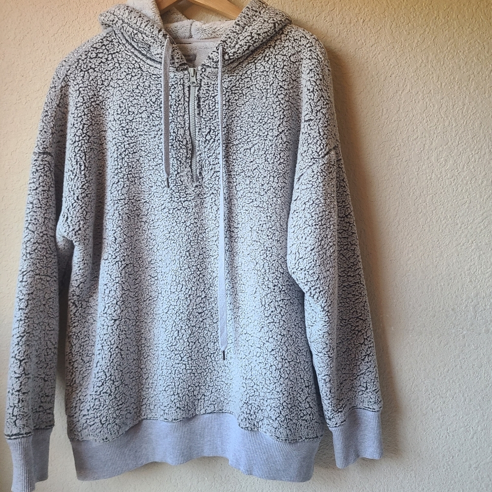 #79 Aerie Cozy Gray Sherpa Hoodie Women's Size L